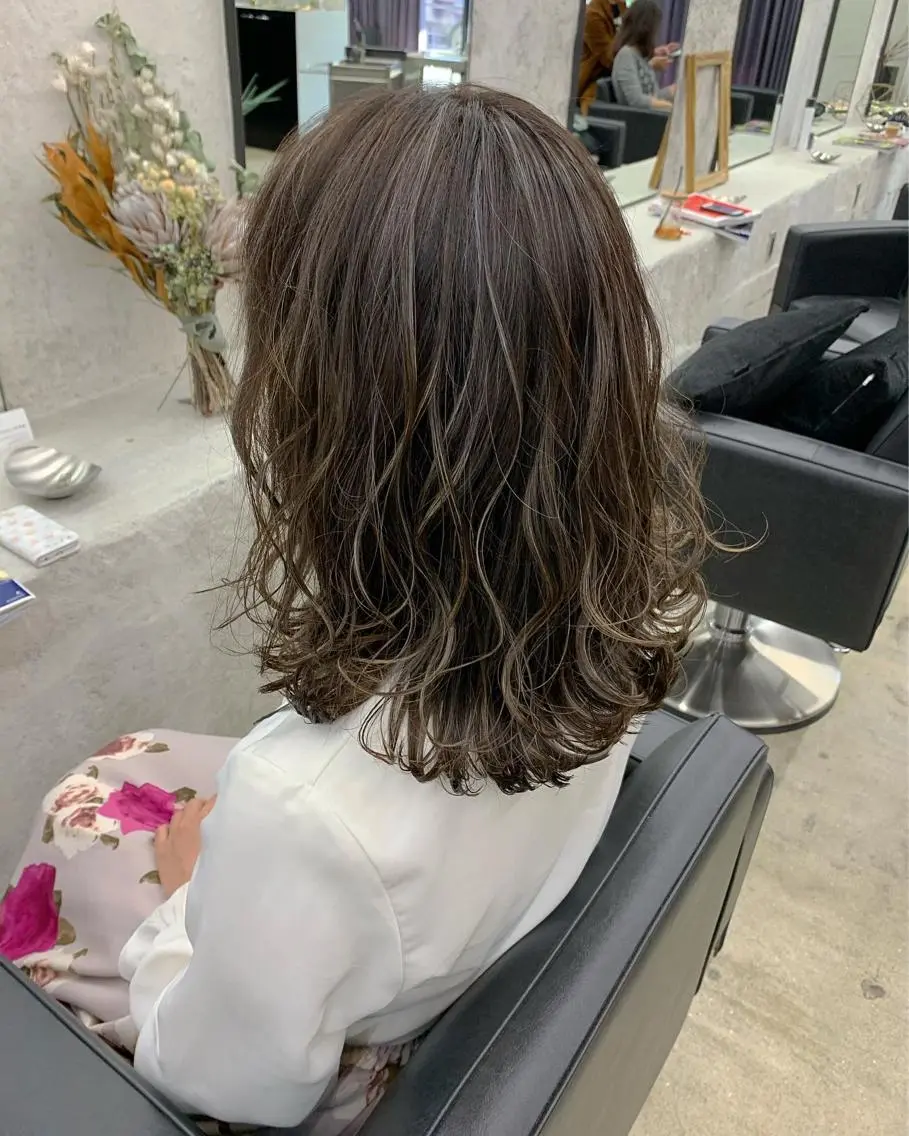セミロング ハイライト レイヤーカット TAIKIのヘアスタイル