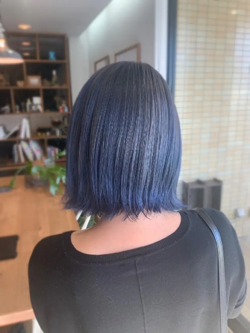 カラー ブリーチ ブルーカラー ラベンダーカラー 堀 望美のヘアスタイル