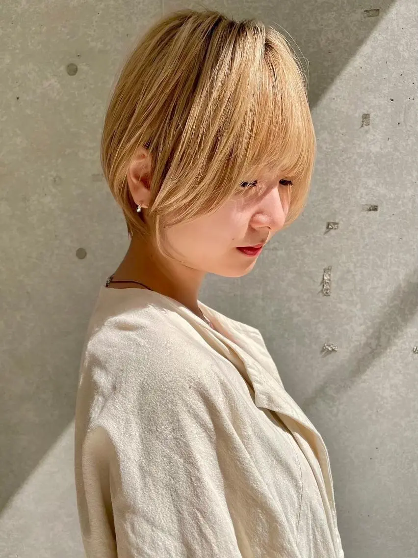 ショート カラー ハイトーンカラー ショートヘア ショート✂️ボブ✂️ 💎Ash茗荷谷💎のヘアスタイル