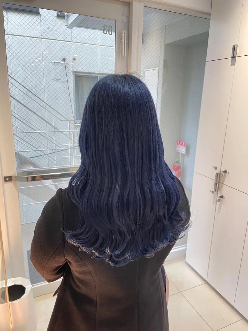 ロング カラー ヘアアレンジ ブルーカラー ネイビーカラー カット トリートメント ヘッドスパ ヘアセット 艶カラー✨縮毛矯正✨ 翁長孝輔のヘアスタイル