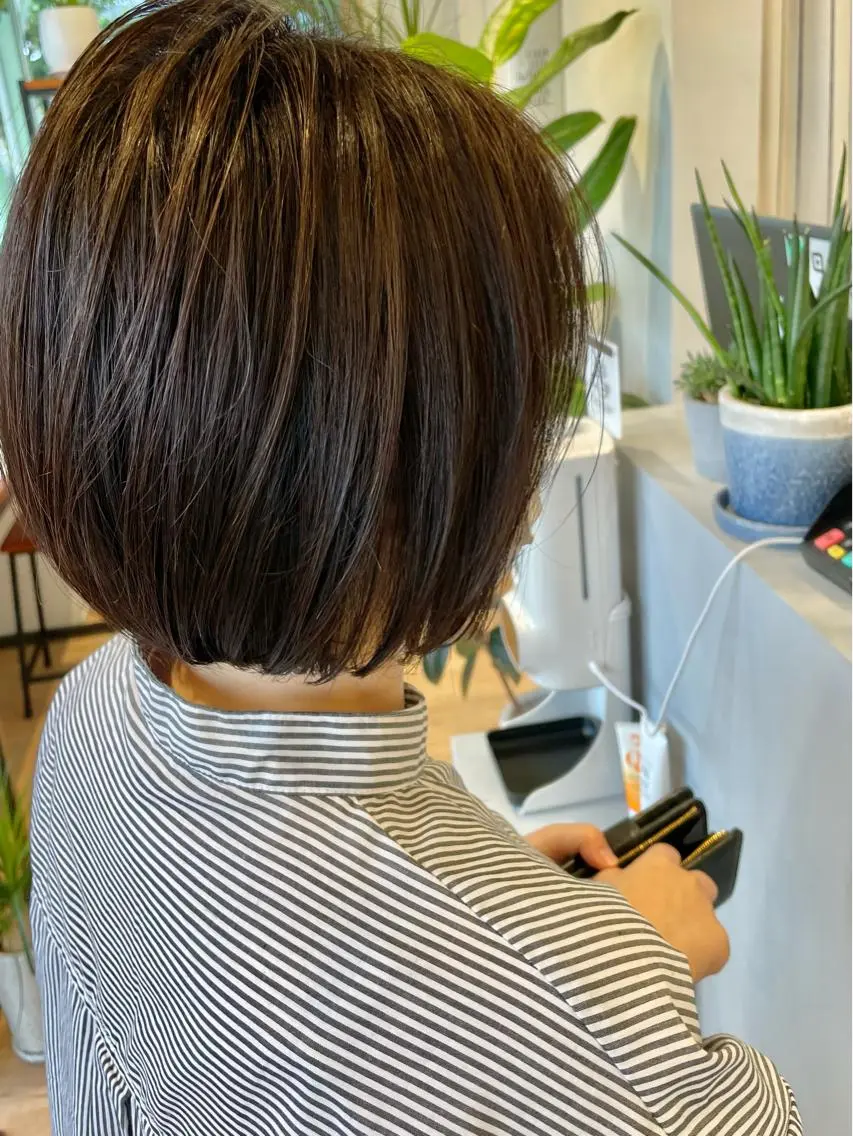 ミディアム カラー ブリーチ ハイライトカラー ハイライト トリートメント カット ヘアカラー トリートメント 白髪ぼかしハイライト 💫ミネ ヒロシのヘアスタイル