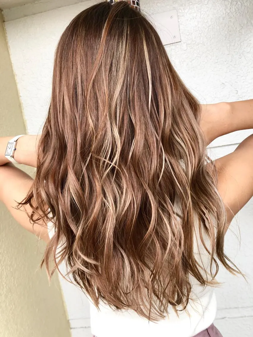 ロング カラー ハイライトカラー ハイライト カット ヘアカラー レイヤーカット匠 イソザキノリユキのヘアスタイル
