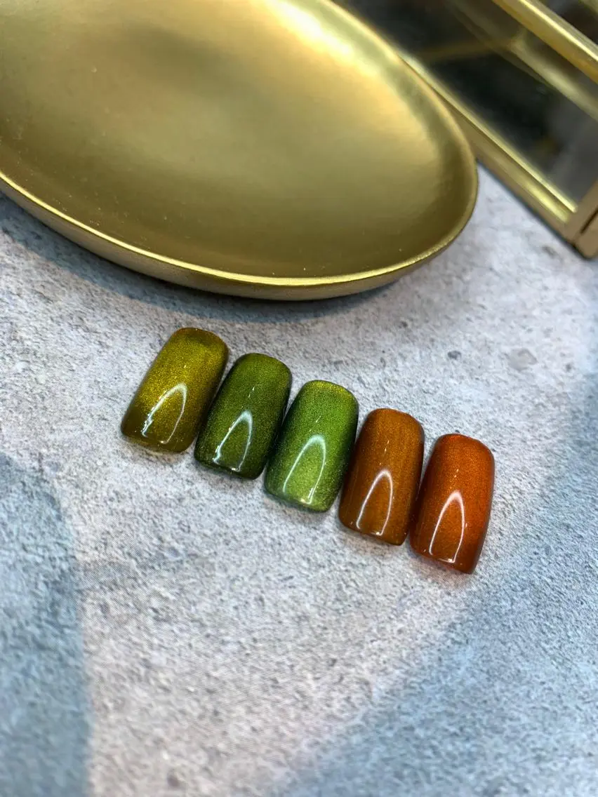 ネイル マグネットネイル glow_ nailのネイルデザイン