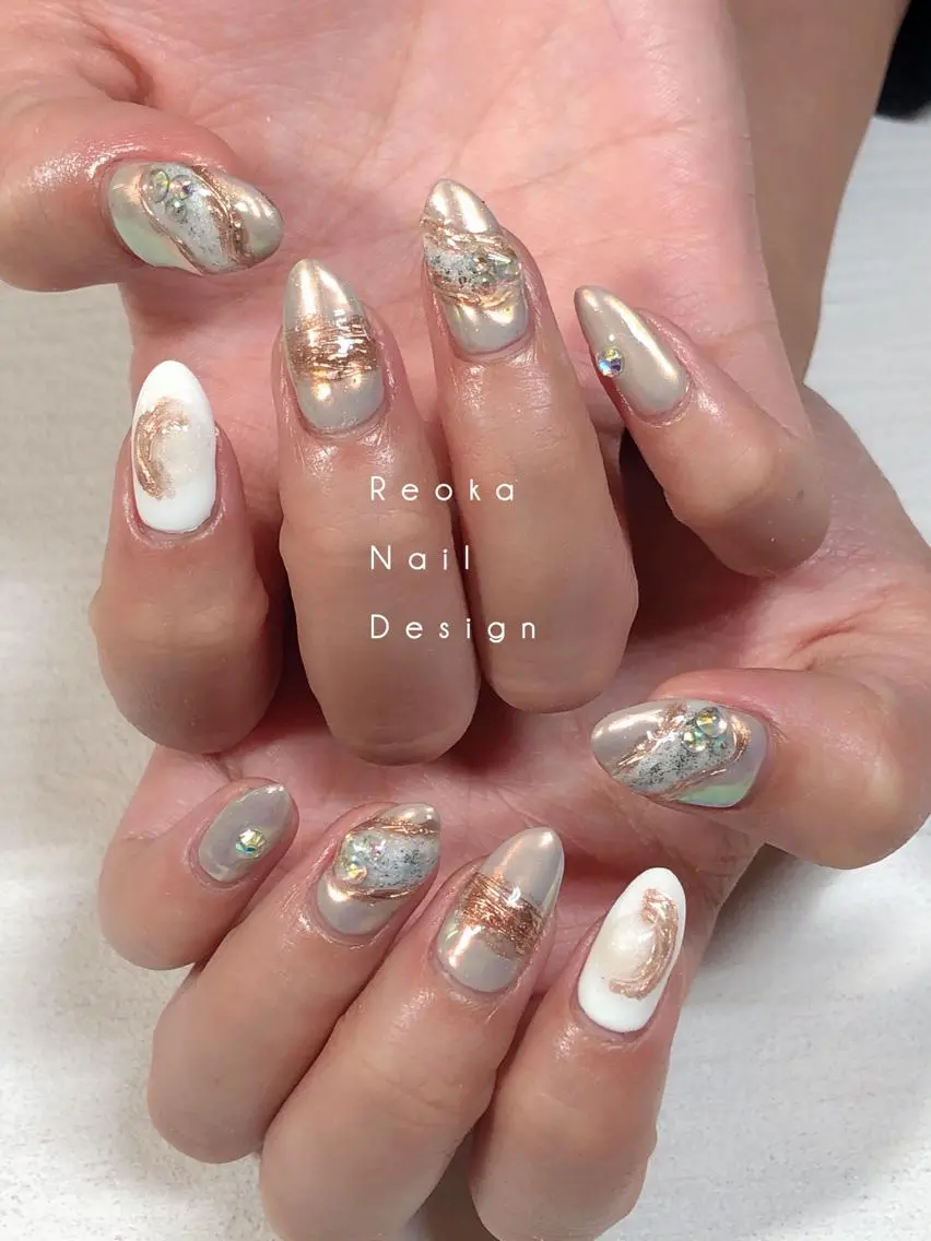 セミロング ネイル Blowe ニュアンスのネイルデザイン