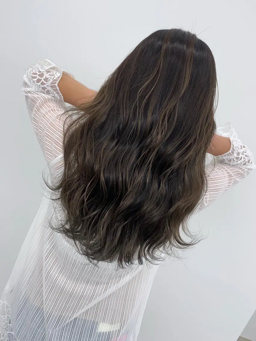 ロング レイヤーカット 山田 絵里菜のヘアスタイル