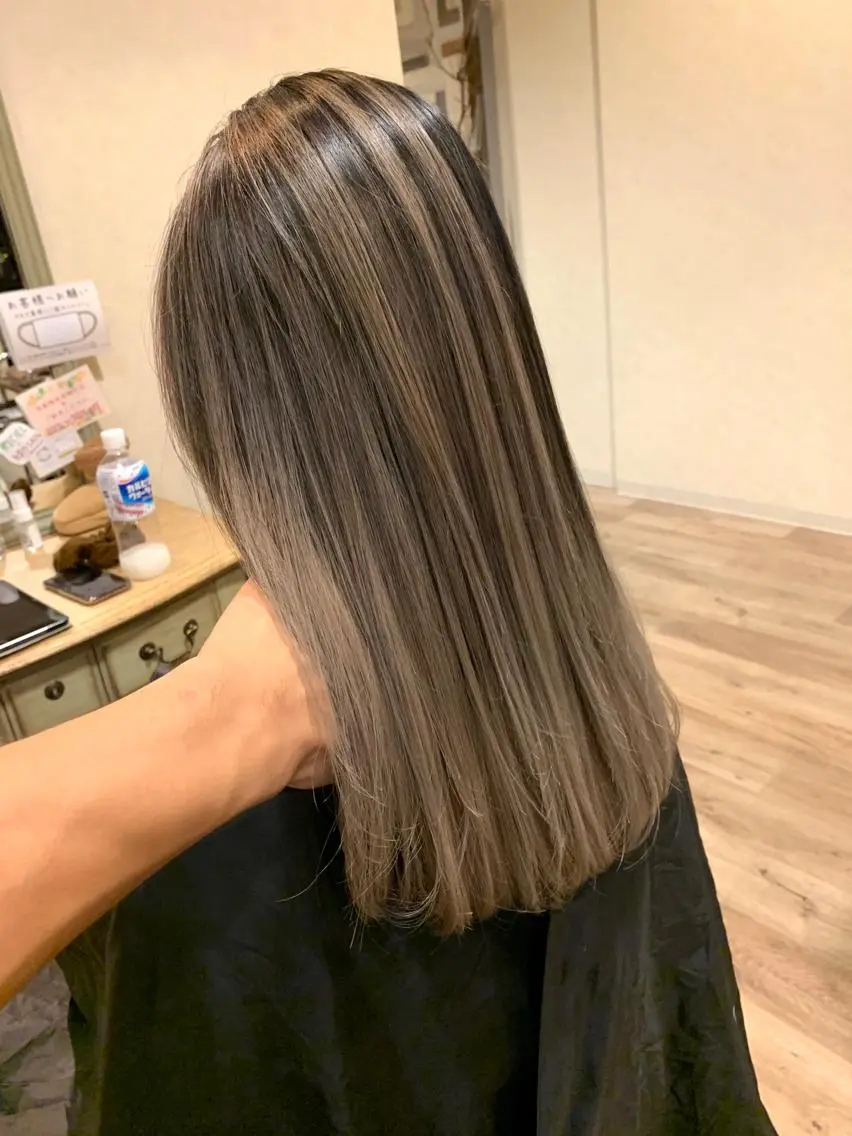 ロング Lit.豊橋 夏目のヘアスタイル