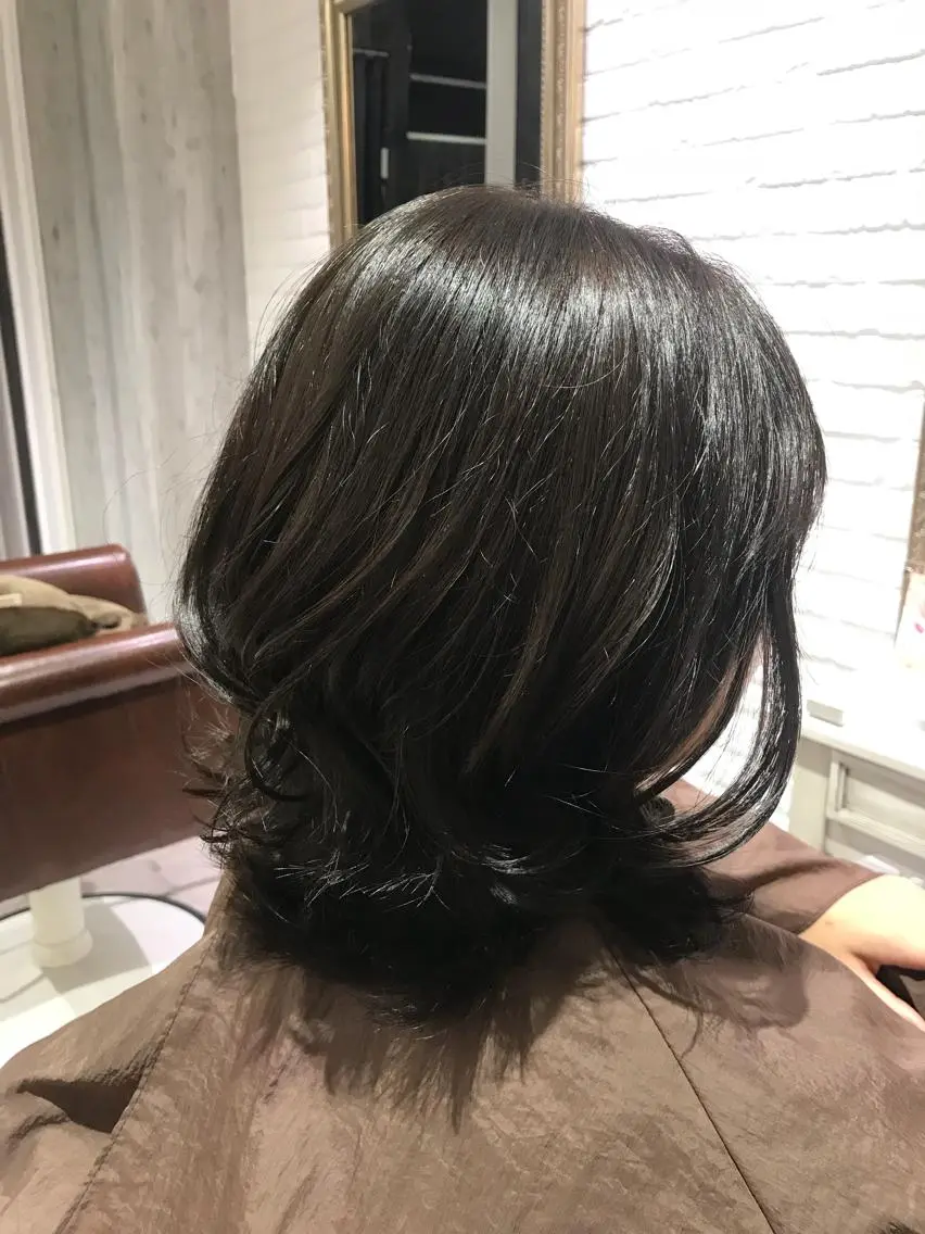 ミディアム カラー ボブレイヤー アッシュ ボブ レイヤーカット カット ヘアカラー トリートメント Renatus店長 金子裕美のヘアスタイル