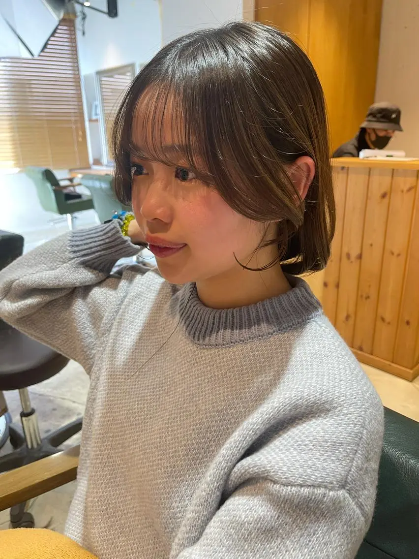 ミディアム レイヤーカット 小山 悠のヘアスタイル