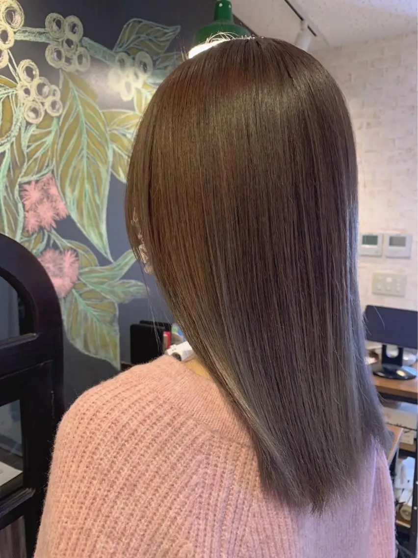 セミロング カラー グレージュ シルバー シルバーグレージュ トリートメント ヘアカラー トリートメント ✨縮毛矯正✨髪質改善 ナカシマ ユミのヘアスタイル
