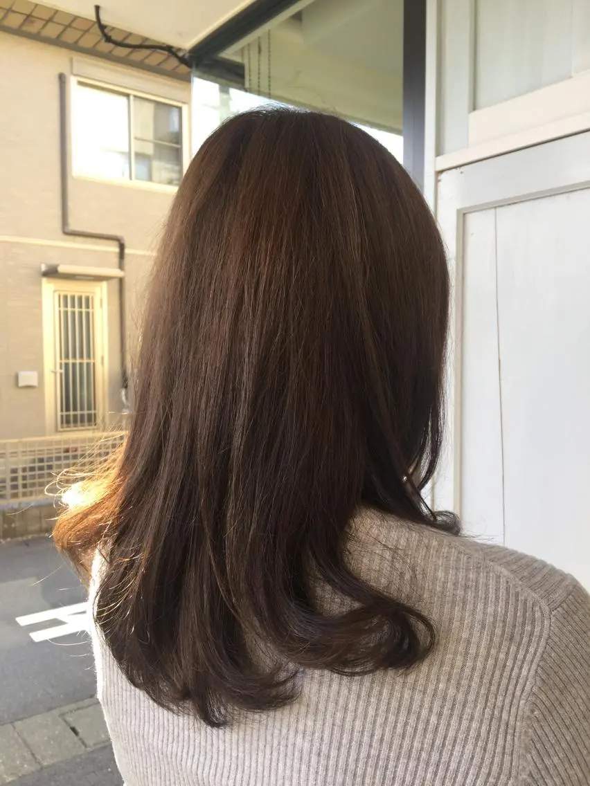 ロング カラー アッシュ ツキダテ ユイのヘアスタイル