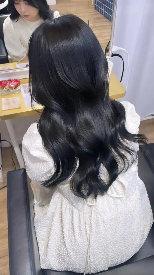 ロング カラー ベージュカラー 黒髪 ブリーチ ブルーカラー ブルーブラック オリーブカラー 特化 kaiのヘアスタイル