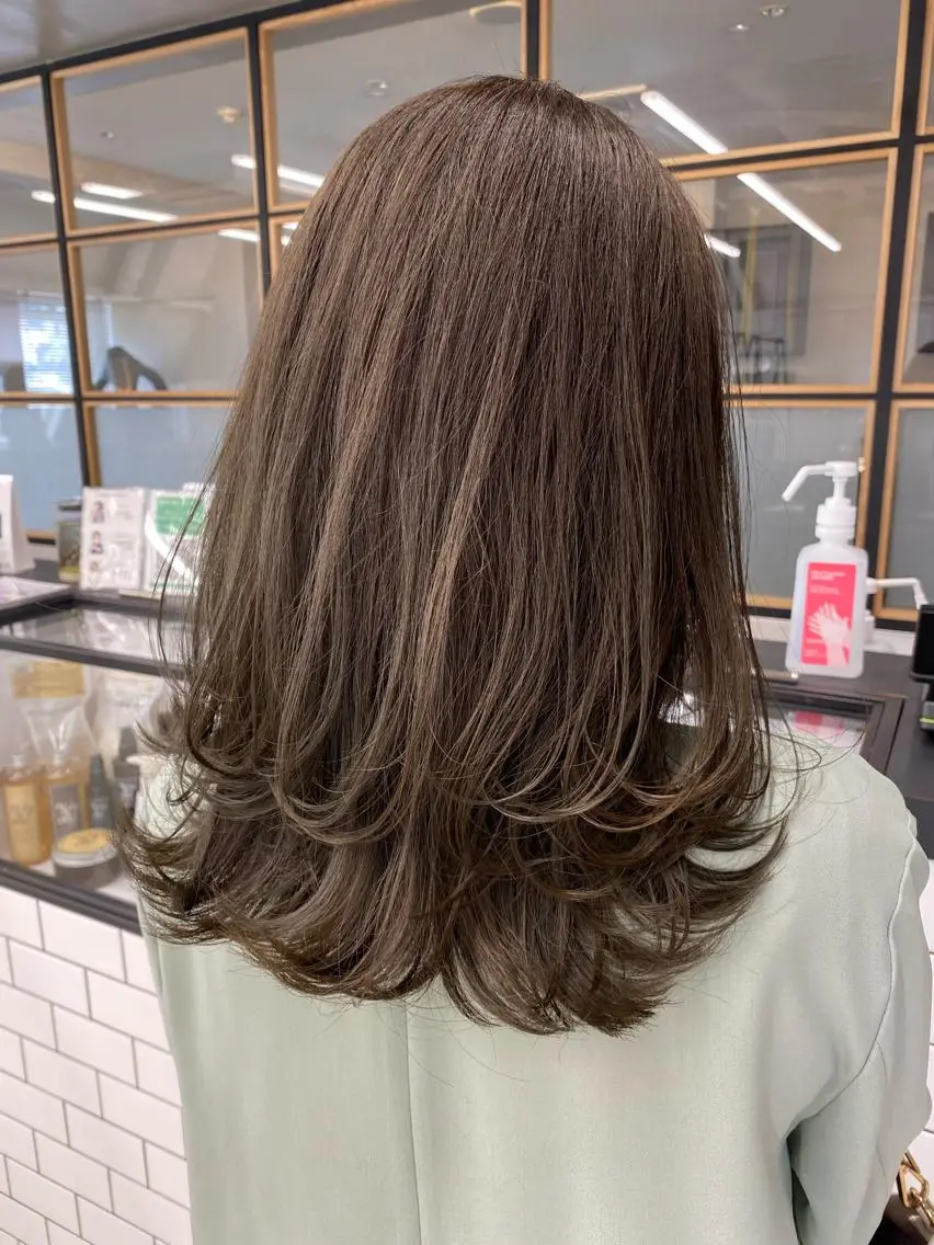 セミロング カラー カット ヘアカラー トリートメント ✨大人韓国レイヤー ✨吉原 潤✨のヘアスタイル