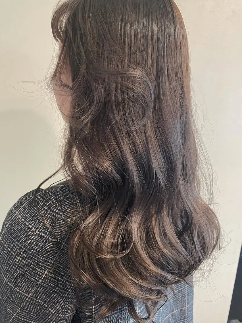 ロング パープルカラー 西本 夏美のヘアスタイル