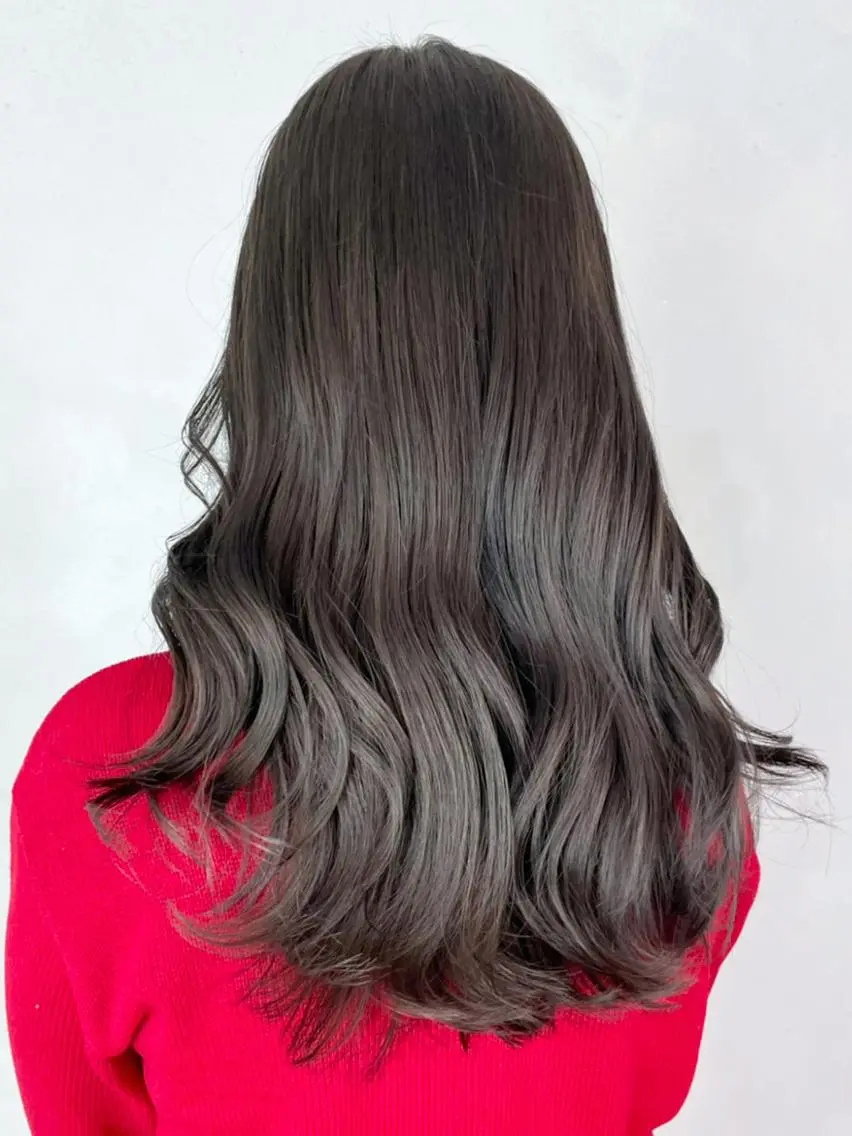 セミロング カラー パーマ ヘアアレンジ ダークシルバー グレージュ シルバー シルバーグレージュ ITbyALBUM 中野店のヘアスタイル