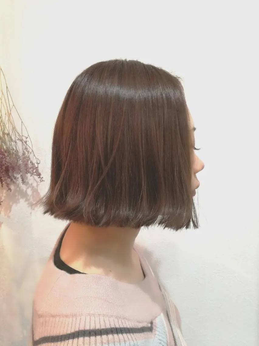 ミディアム カラー 切りっぱなしボブ ボブ 佐藤 美咲のヘアスタイル