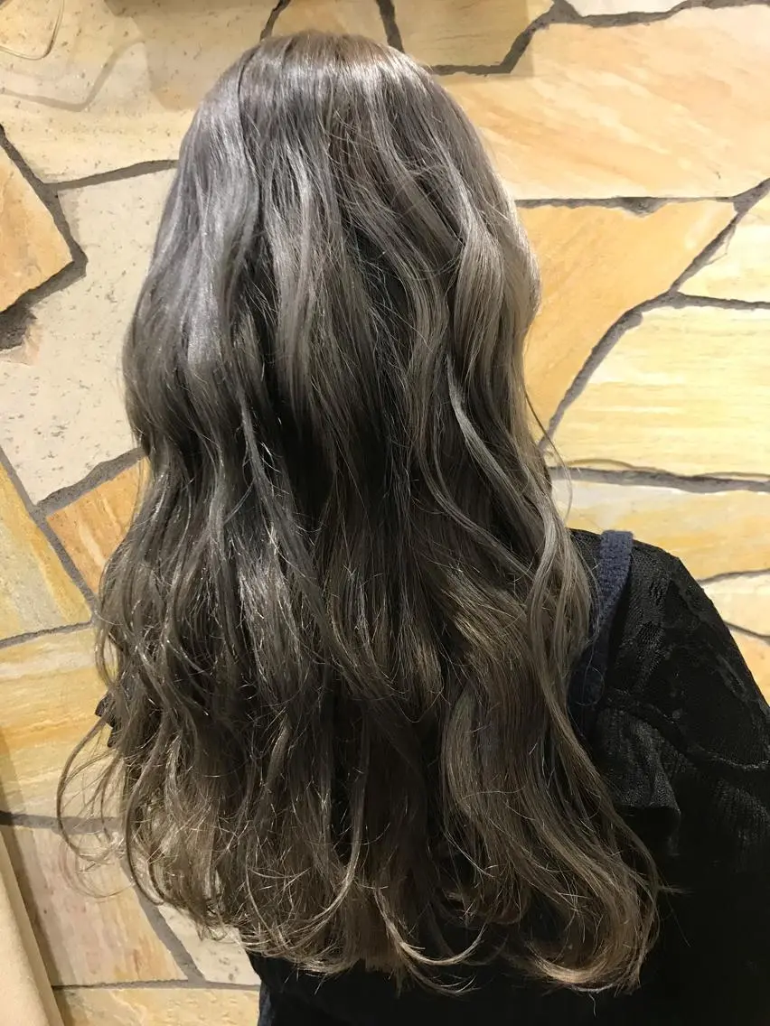 ロング カラー アッシュ アッシュグレー ダブルカラー 髪質改善×矯正🫧 韓国ヘアasamiのヘアスタイル