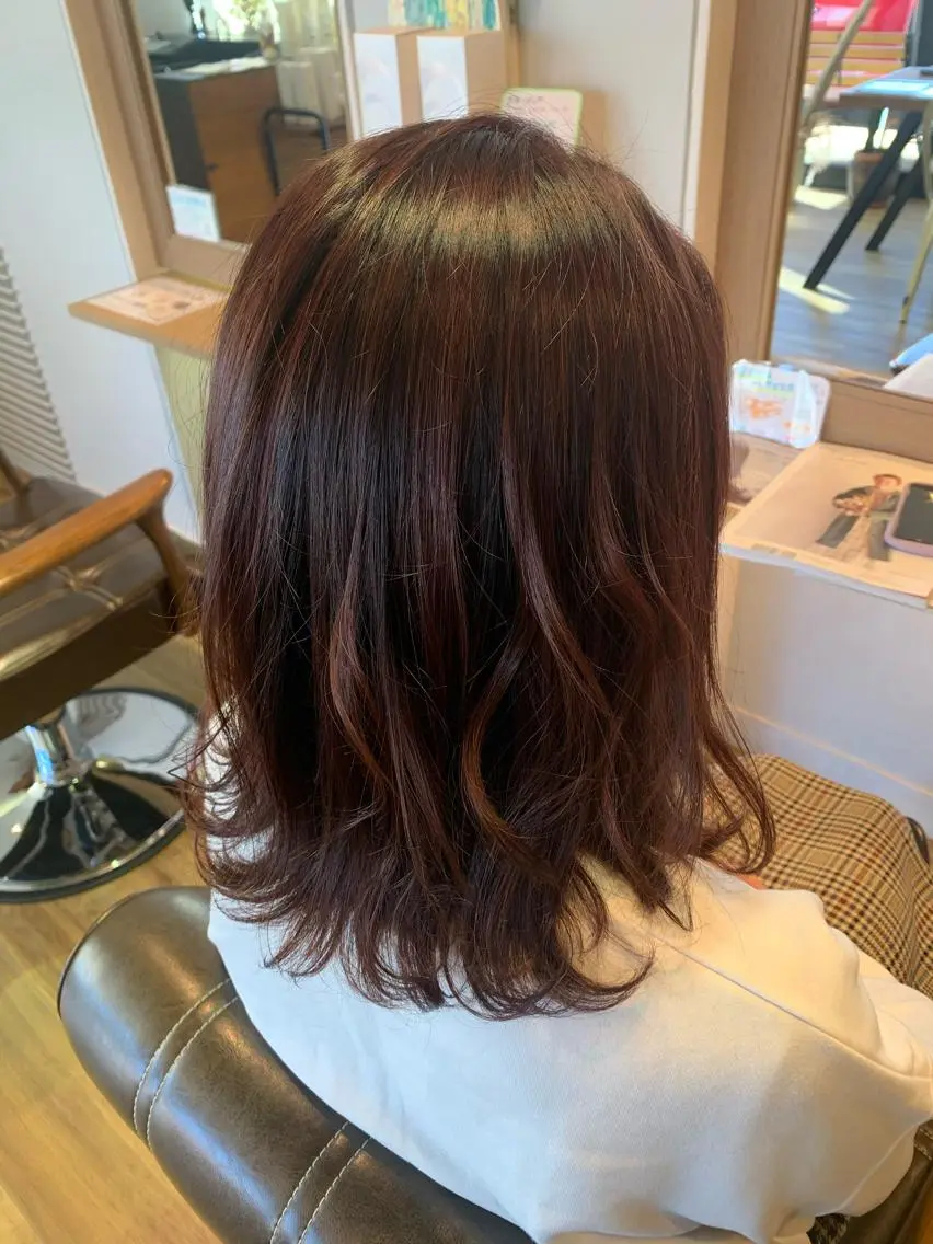 セミロング カラー ハイライトカラー ピンクカラー ハイライト ツキダテ ユイのヘアスタイル