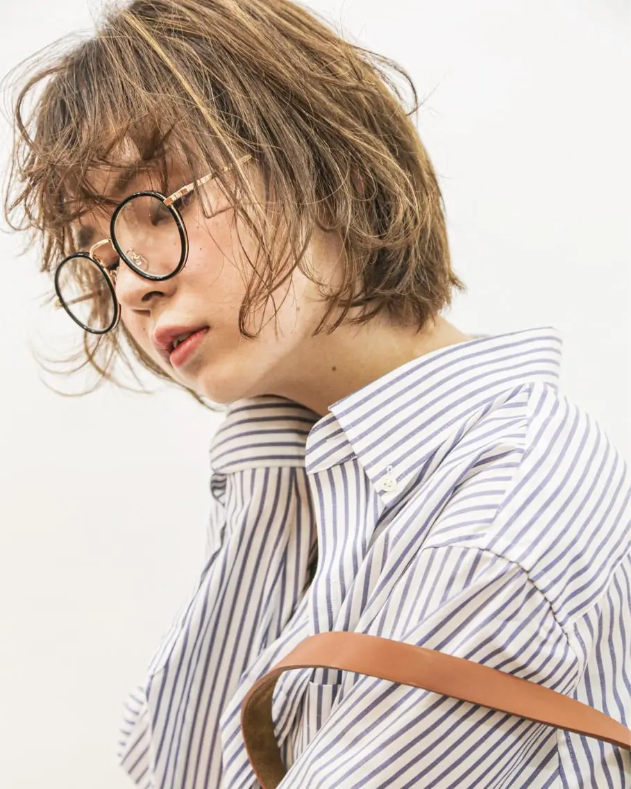 ミディアム ボブ ハイライト サトウ レンマのヘアスタイル