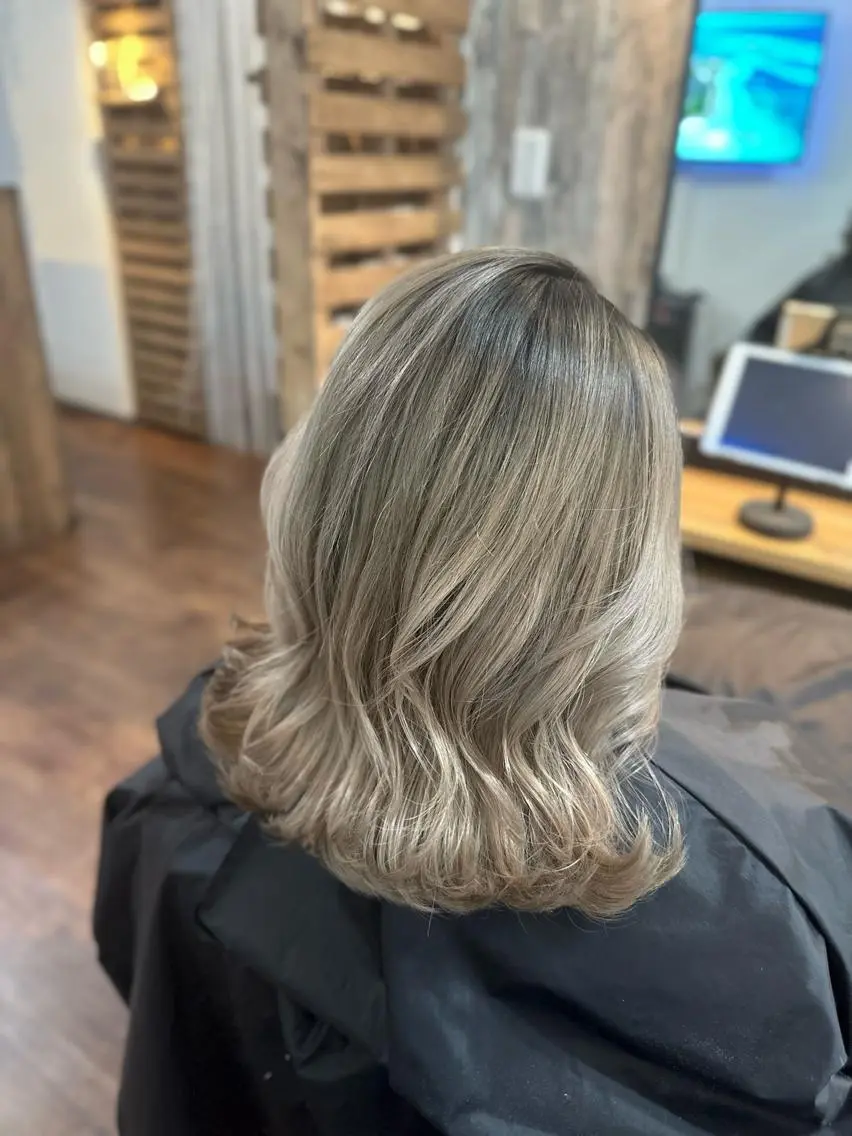 ミディアム カラー カット ヘアカラー トリートメント Luzir⭐︎ GEN⭐︎のヘアスタイル