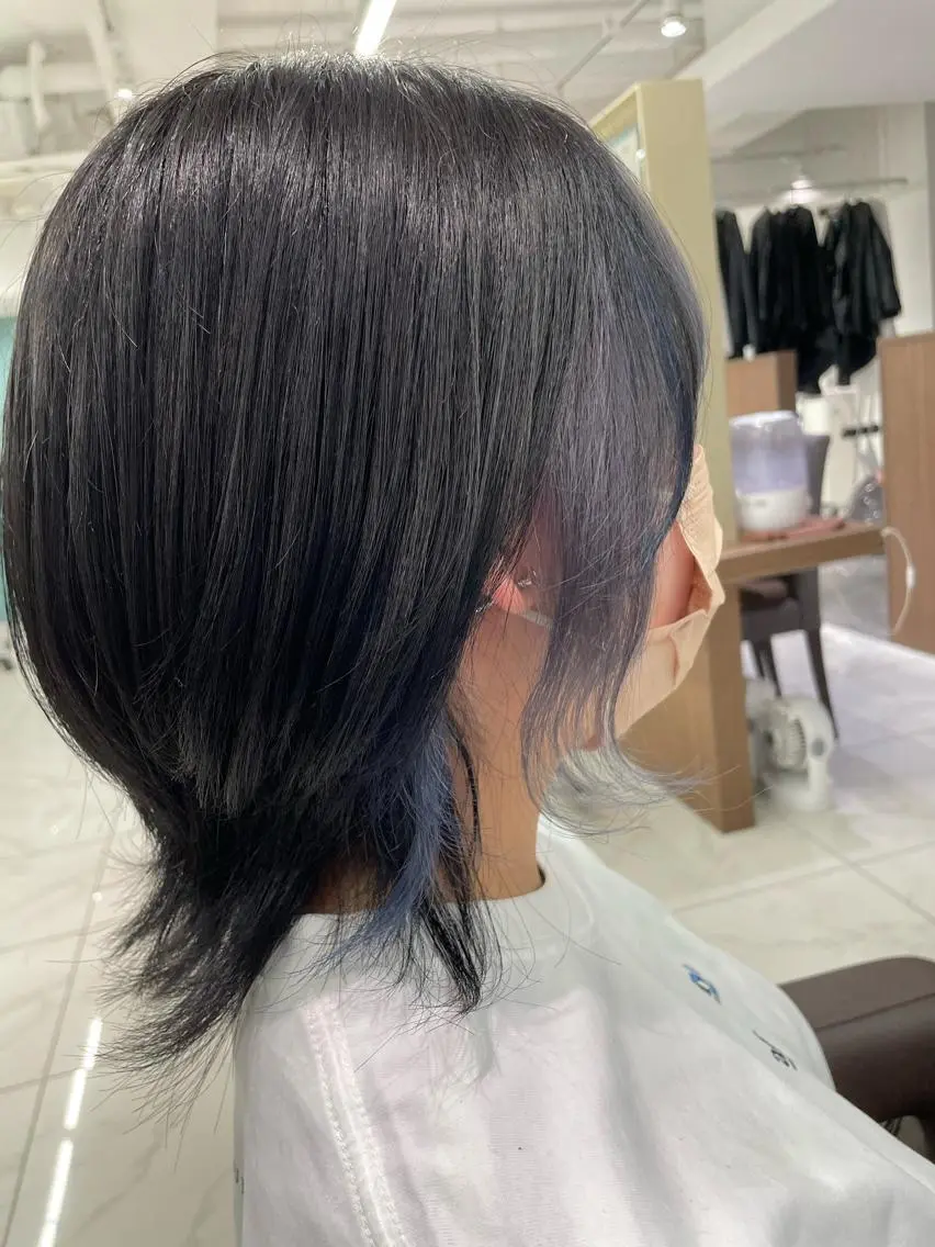カラー 渡部凌我 小顔ウルフ ハイトーンカラーのヘアスタイル