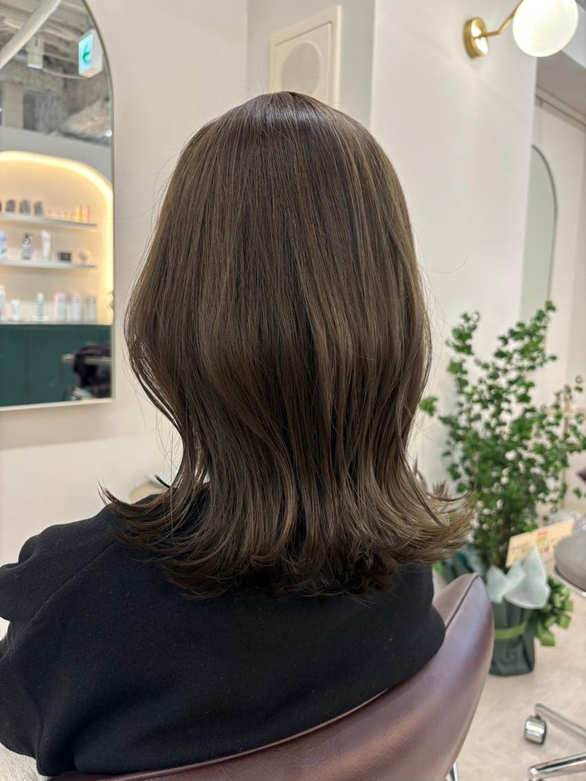 セミロング カラー 透明感カラー グレージュ オリーブグレージュ オリーブグレー ボブ 初めてでも安心🌟 newi町田✂のヘアスタイル