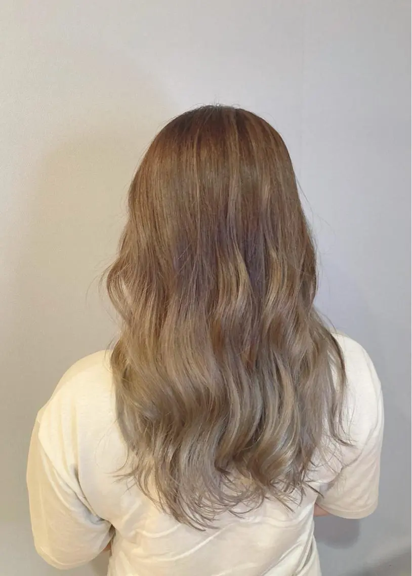 ロング カラー 宮原 佳苗のヘアスタイル