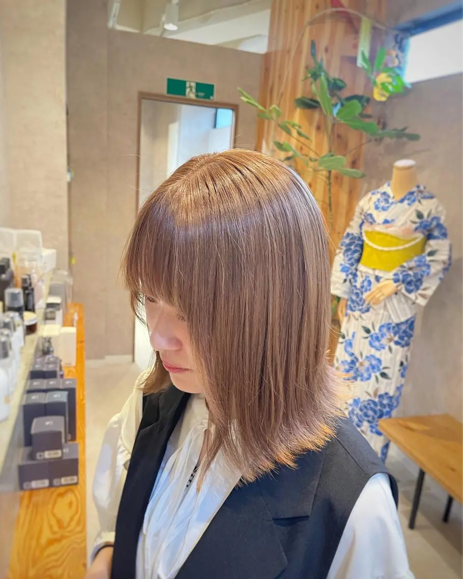 ミディアム カラー 佐々木 まゆかのヘアスタイル