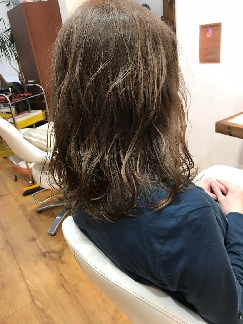 ミディアム カラー パーマ 外国人風カラー ベリショディレクター 小野 健太郎のヘアスタイル