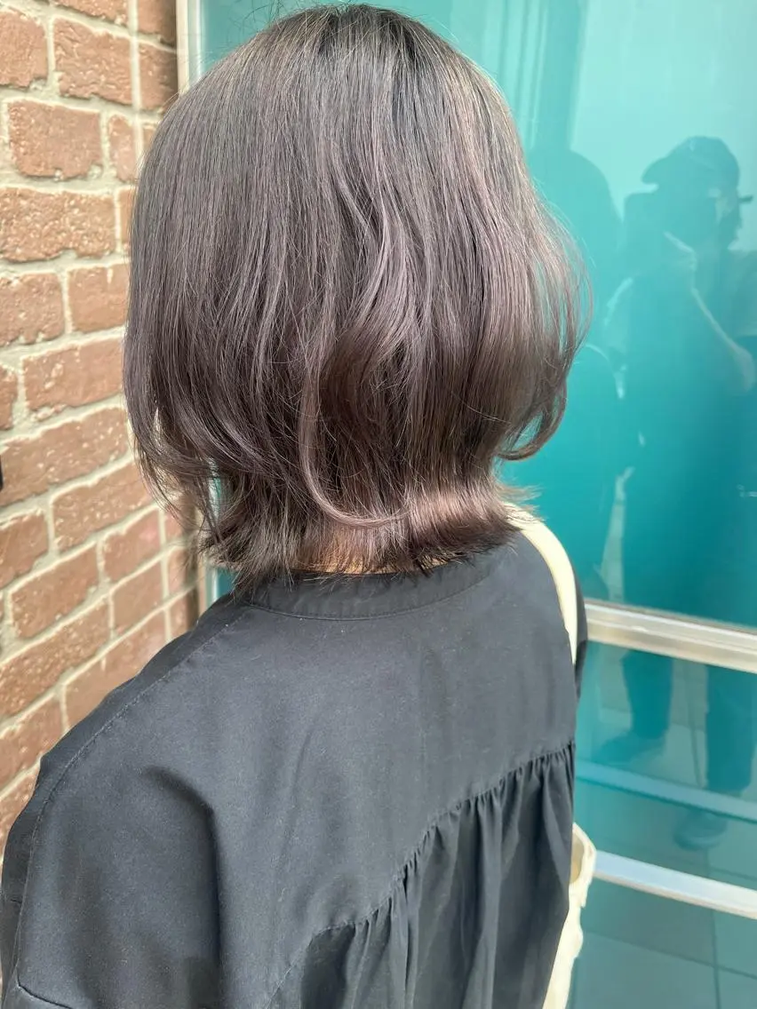 セミロング カラー パーマ セミロングパーマ ブラウンカラー ケアカラー 透明感カラー ピンクカラー 久木原 ゆりのヘアスタイル