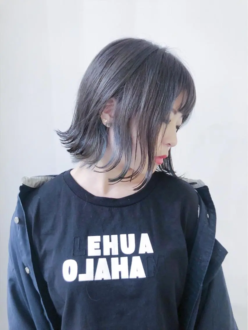 ショート カラー 岩渕 由里香のヘアスタイル