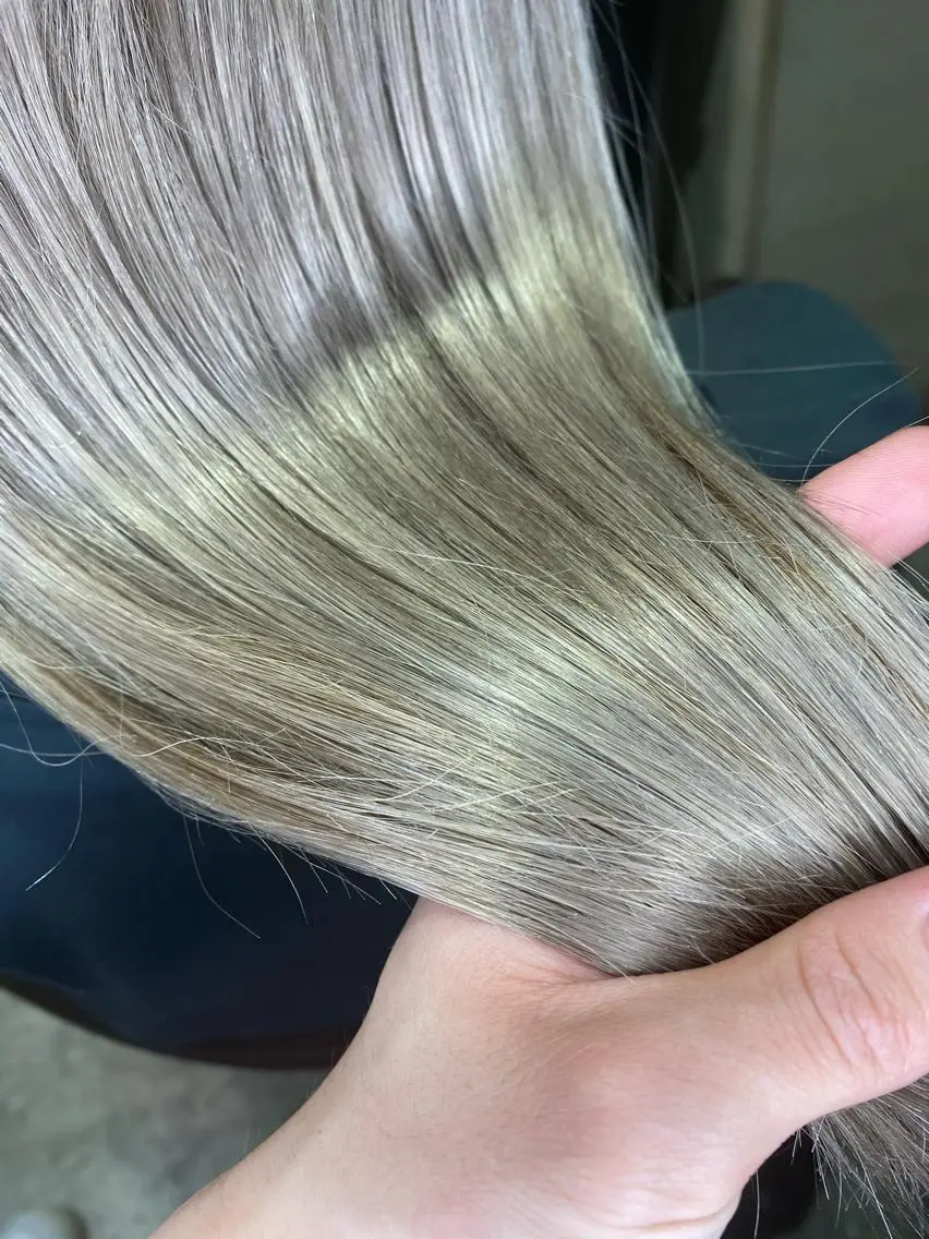 ミディアム カラー カット トリートメント レイヤー×艶髪特化 マネージャー安藤光司のヘアスタイル