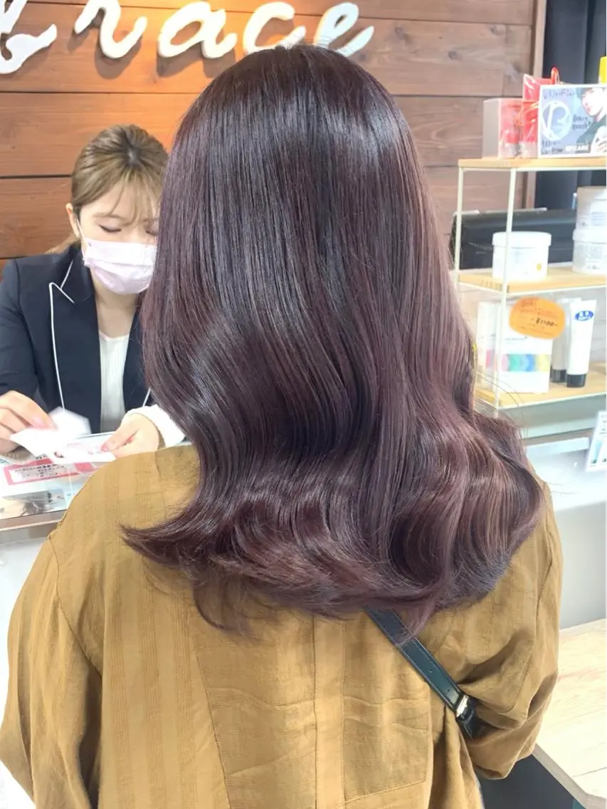 セミロング パープルカラー カット ヘアカラー レイヤー/艶髪カラー 森本くるみのヘアスタイル
