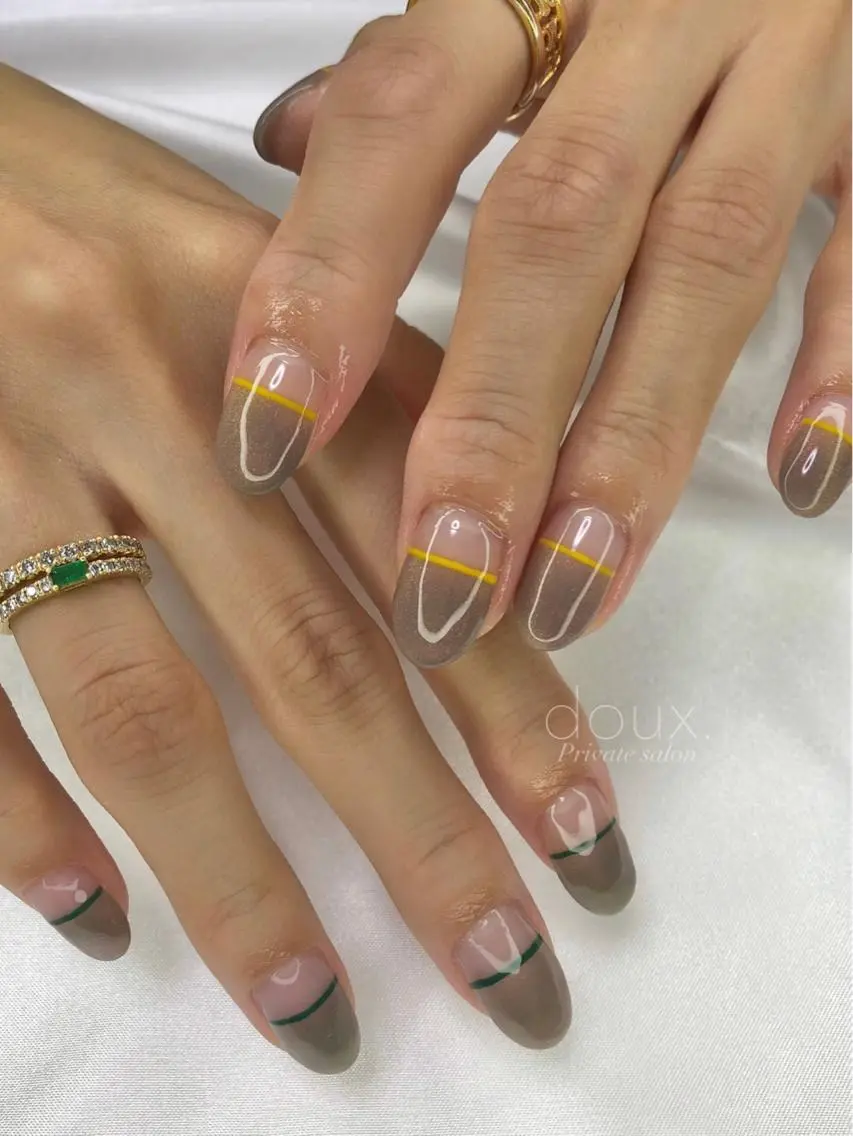 ネイル フレンチネイル 韓国ネイル マグネットネイル マグネットフレンチ 夏ネイル doux. nailのネイルデザイン