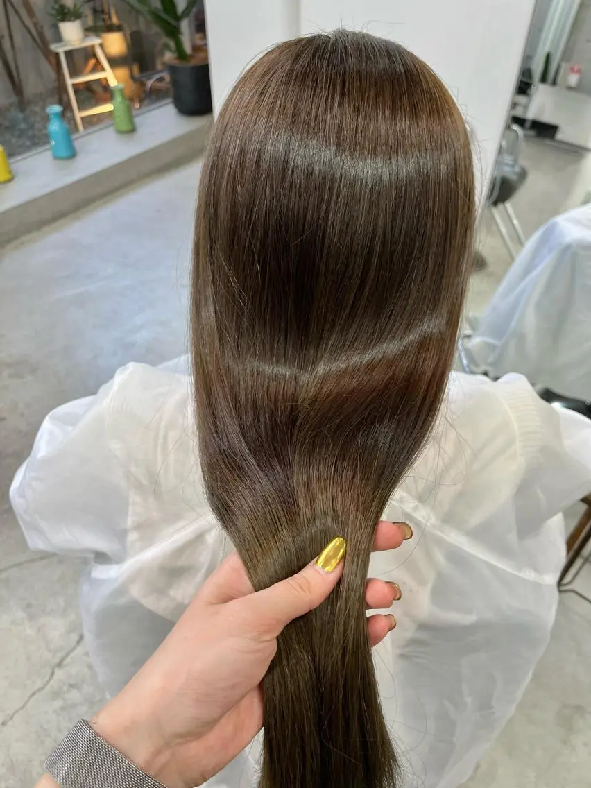ロング カラー ブラウンカラー オリーブブラウン 山口 モエのヘアスタイル