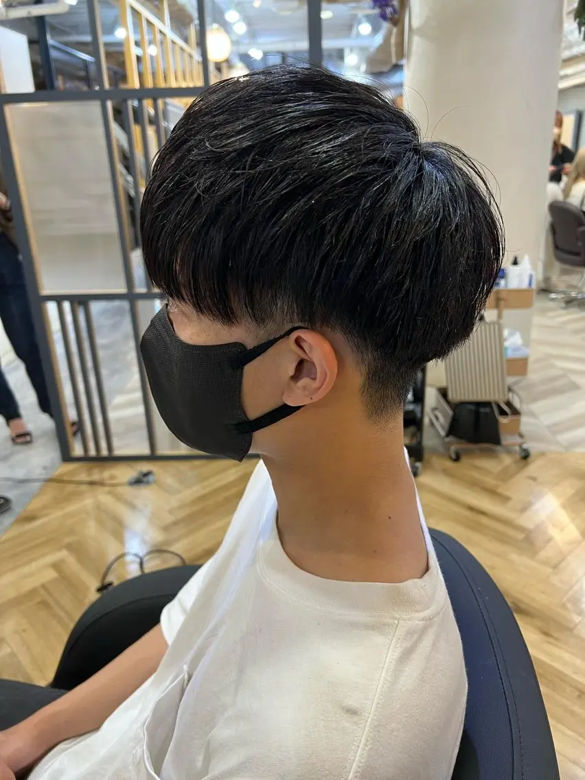 ショート メンズ マッシュ 刈り上げ 🫧艶ダブルカラー ブリーチ🫧トモヤのヘアスタイル
