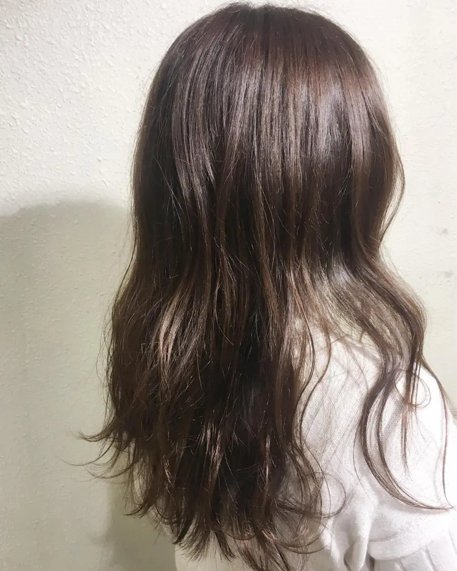 セミロング カット ヘアカラー ヨナイ チヒロのヘアスタイル