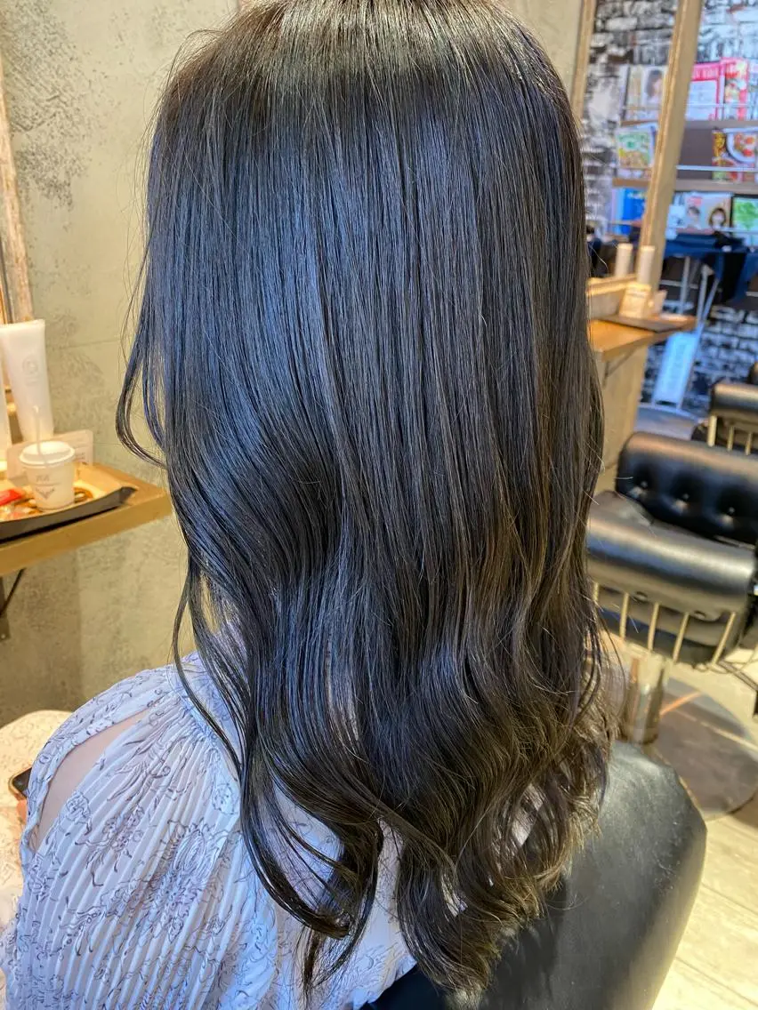 ロング カラー ヘアアレンジ オリーブグレー カット ヘアカラー MODE K’s川西 瀧尻光のヘアスタイル