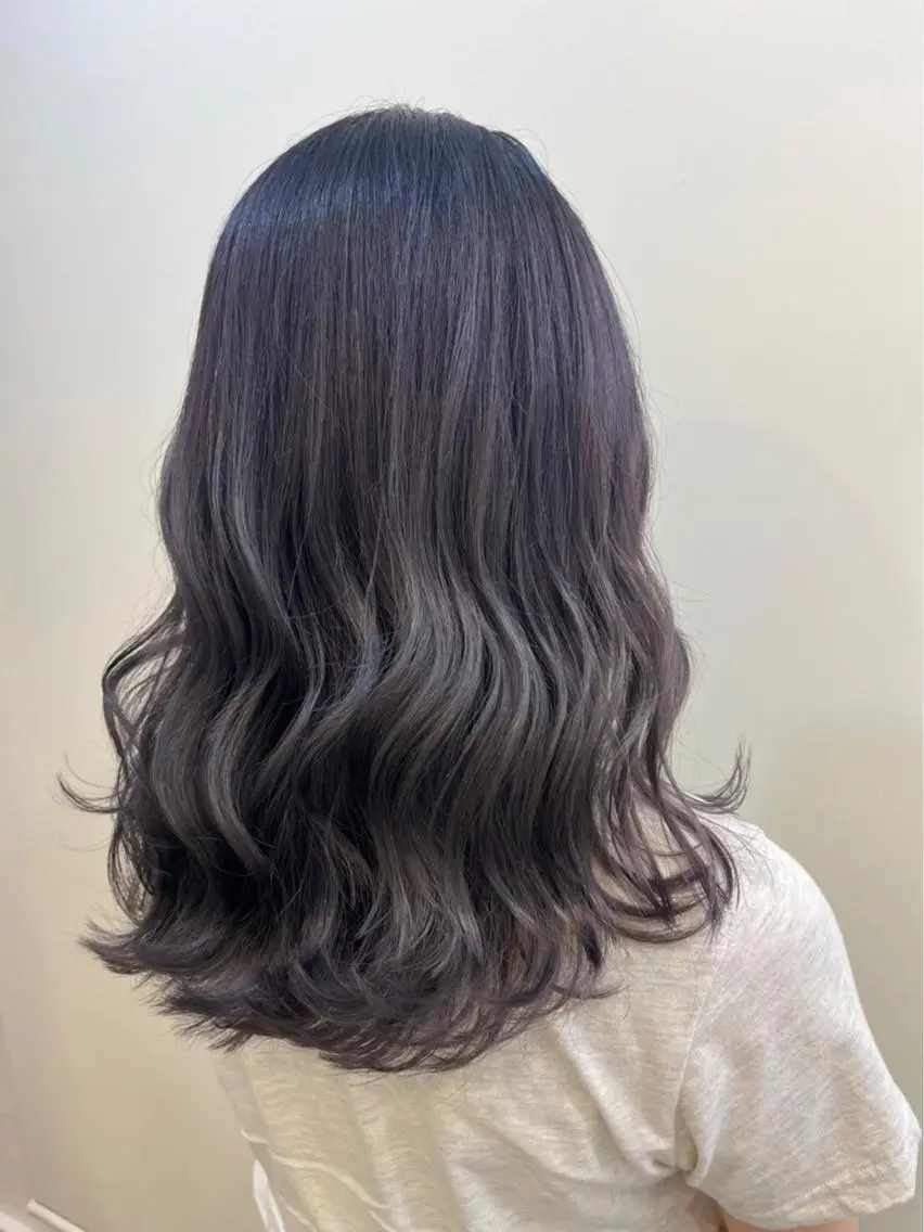 ミディアム カット 大島 千怜のヘアスタイル