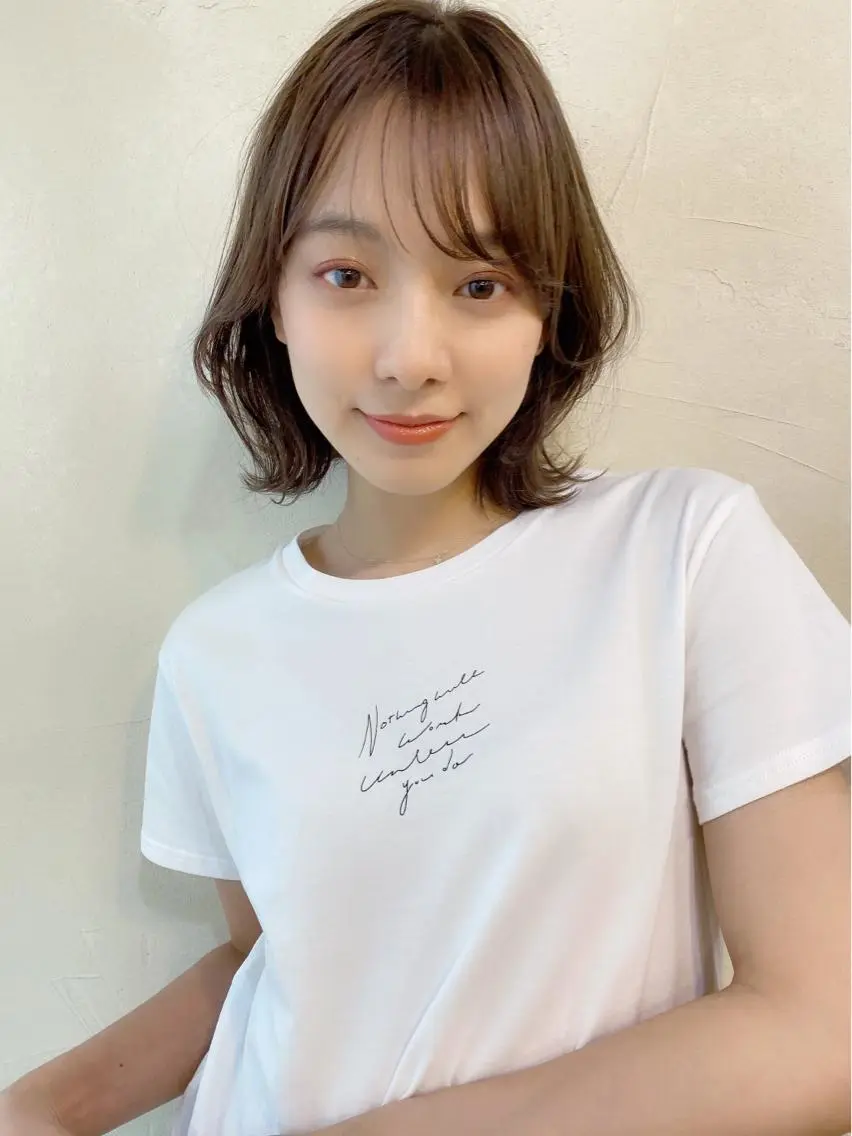 ミディアム ボブレイヤー ボブ くびれヘア レイヤーカット 小顔カット 鎌倉 彩のヘアスタイル