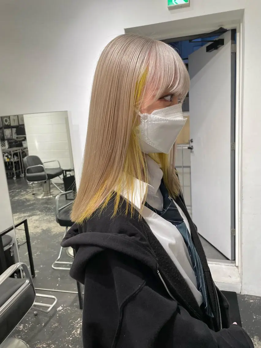 ロング カラー パーマ ヘアアレンジ メンズ キッズ ネイル マツエク・マツパ アイブロウ メンズブリーチ ブリーチ ブロンド イエローカラー 黄色 ヘアカラー 艶ハイトーン/ヘア アレンジAYAKAのヘアスタイル