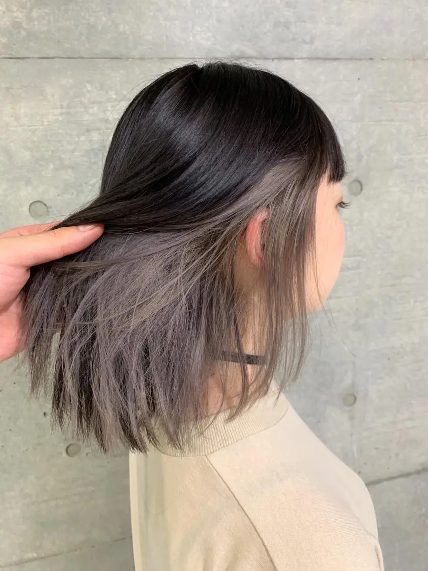 ロング カラー ブリーチ ケアブリーチ インナーカラー シルバー ホワイトシルバー ヘアカラー トリートメント THE./ブリーチ 透感カラー/髪質改善のヘアスタイル