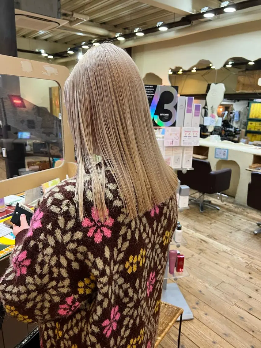 ミディアム カラー ブリーチ 「sumi」 AMIのヘアスタイル