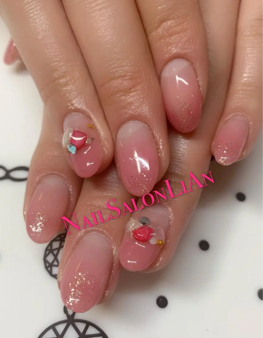 ネイル 持ち込み シンプルネイル ストーンネイル NailSalon LiAnのネイルデザイン