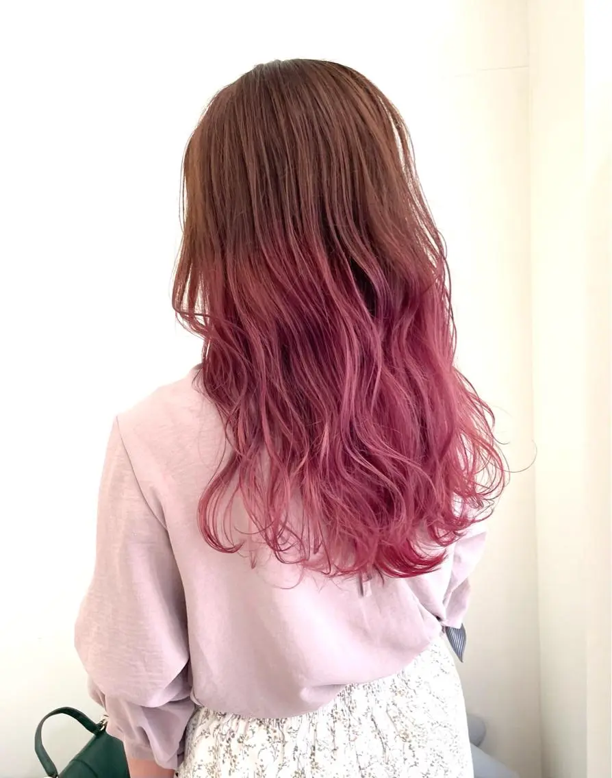 ロング カラー グラデーションカラー ピンクカラー ヘアカラー トリートメント ダメージレスブリーチ HIROSHIのヘアスタイル