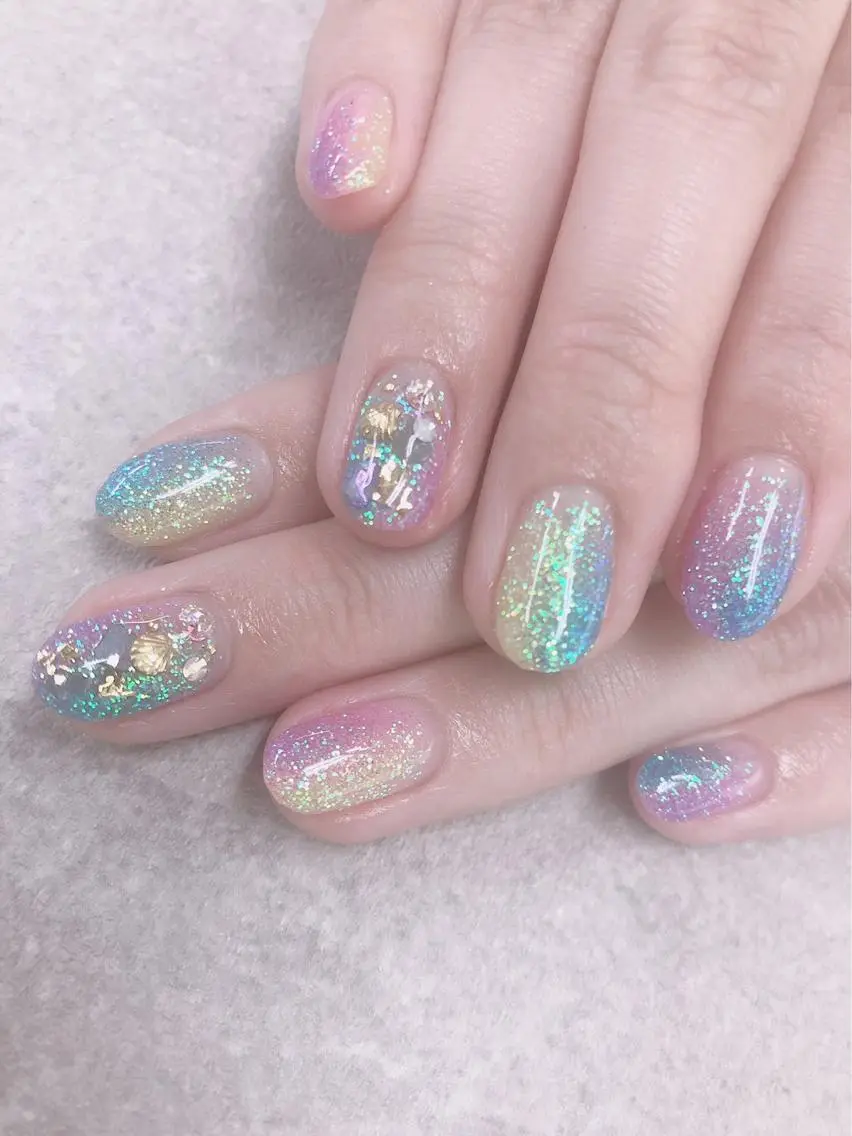 ネイル ブルー グラデーション ラメ(グリッター) ラメグラデーション ピンク FASTNAIL PLUS 新宿店のネイルデザイン