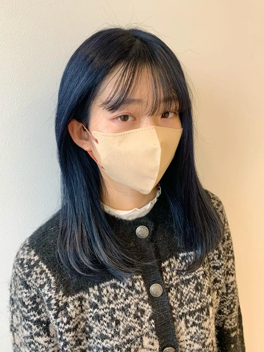 ミディアム カラー ブルーカラー ネイビーカラー ヘアカラー ayumi🌈 インナーカラー🌈のヘアスタイル