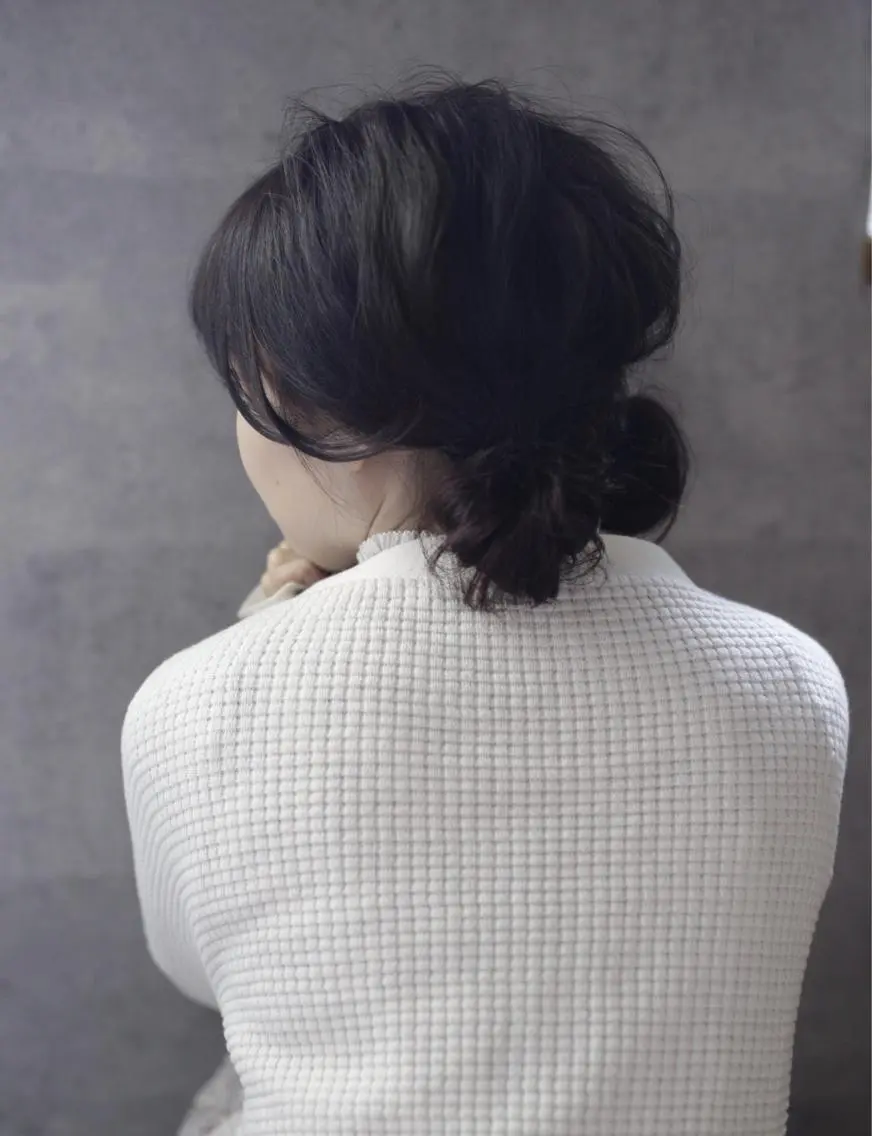 カラー 豊崎 左知のヘアスタイル