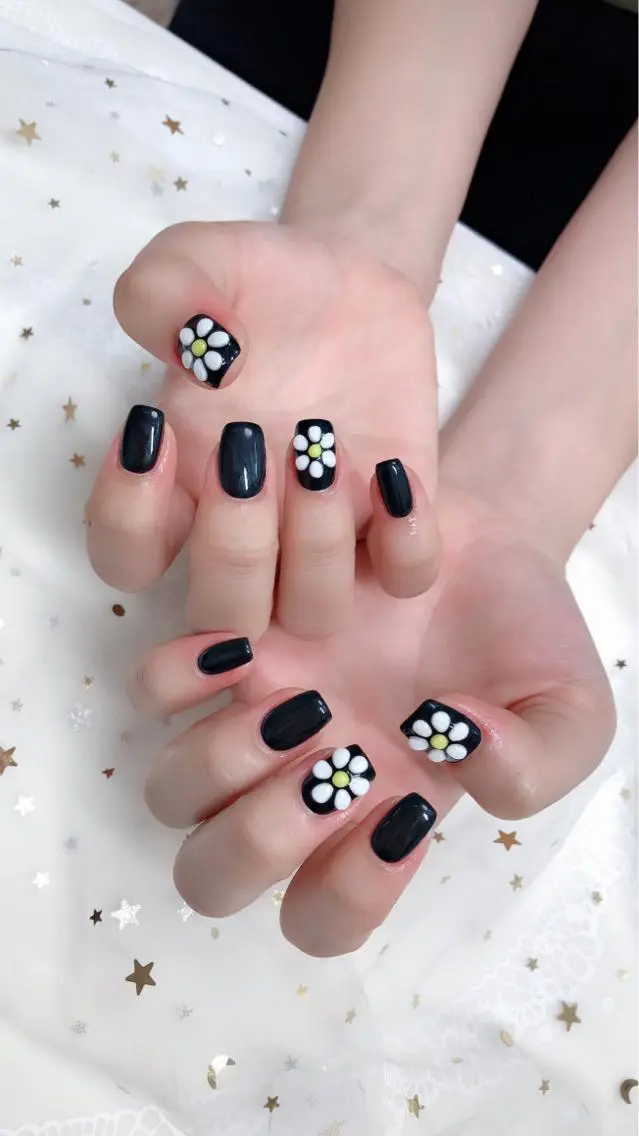 ネイル Le'a nail Lのネイルデザイン
