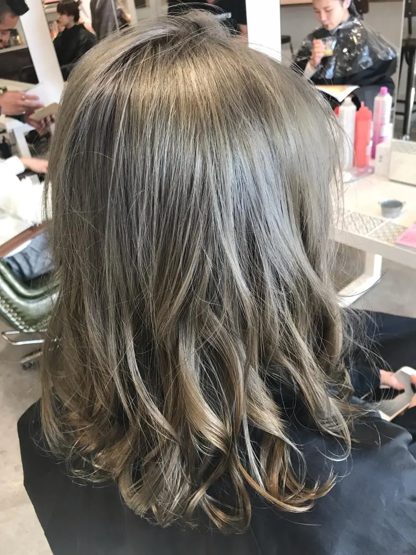 セミロング カラー ヘアアレンジ ベージュカラー ミルクティーベージュ ヘアカラー トリートメント 山崎 澪 レイヤーカット/大宮のヘアスタイル