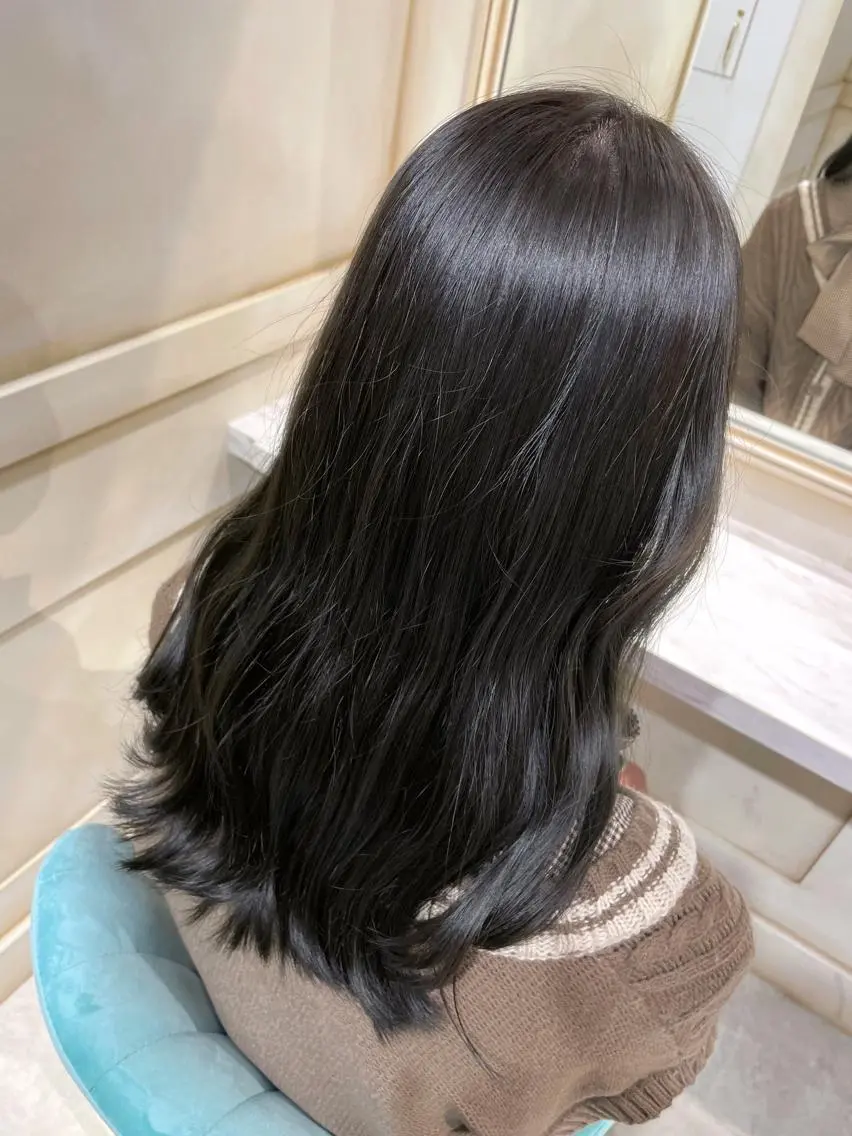 ロング カラー 黒髪 グレージュ オリーブグレージュ オリーブグレー 卒業式のヘアスタイル 🌷ピンク/韓国風 暖色カラー ゆい🌷のヘアスタイル